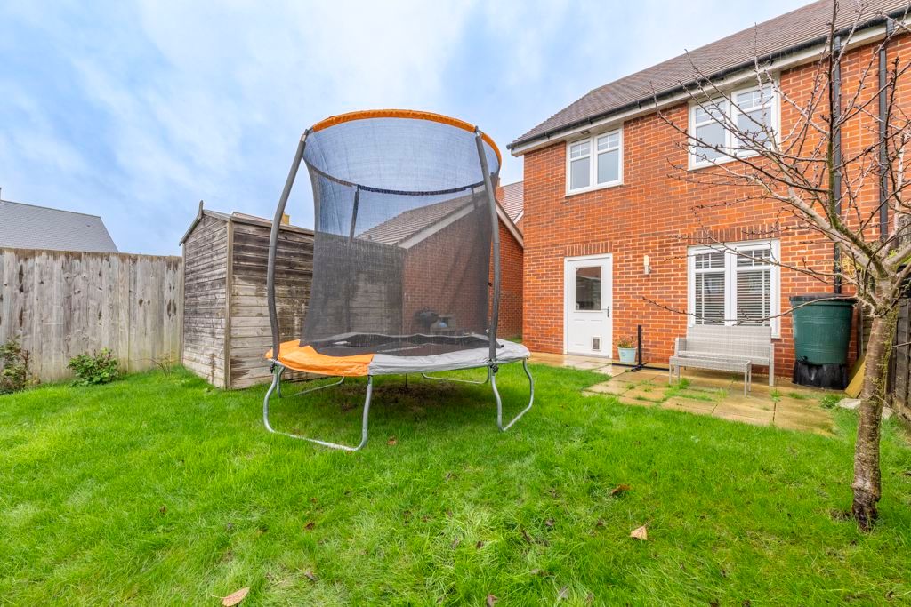 Property photo 1 of 13 Photo 11