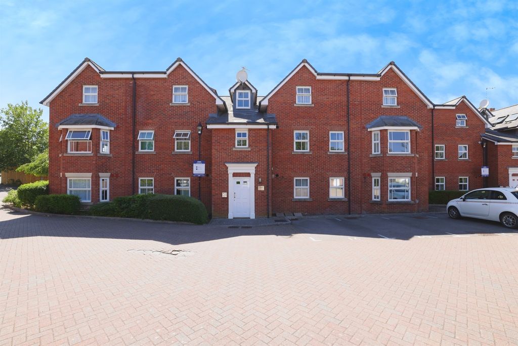 Property photo 1 of 17