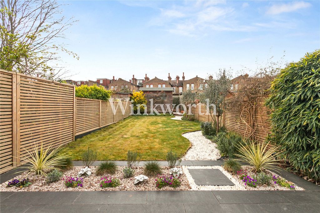 Property photo 3 of 19 Picture No. 02