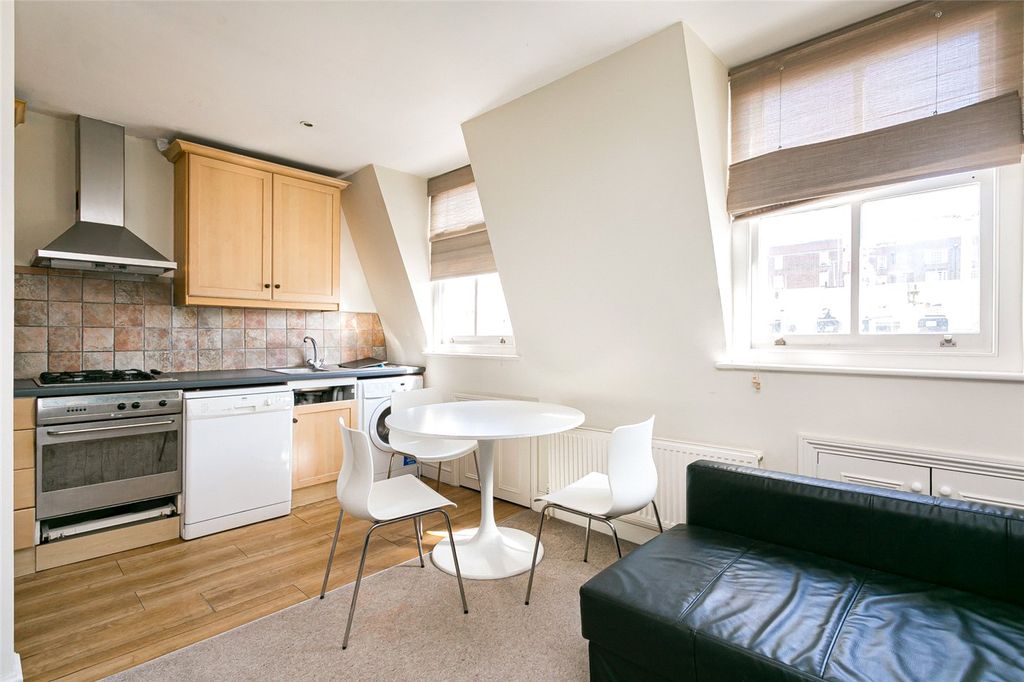 Property photo 2 of 9 Picture No. 15