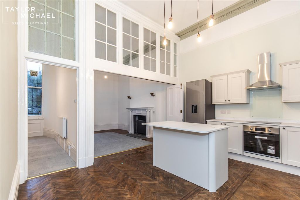 Property photo 2 of 19 Kitchen