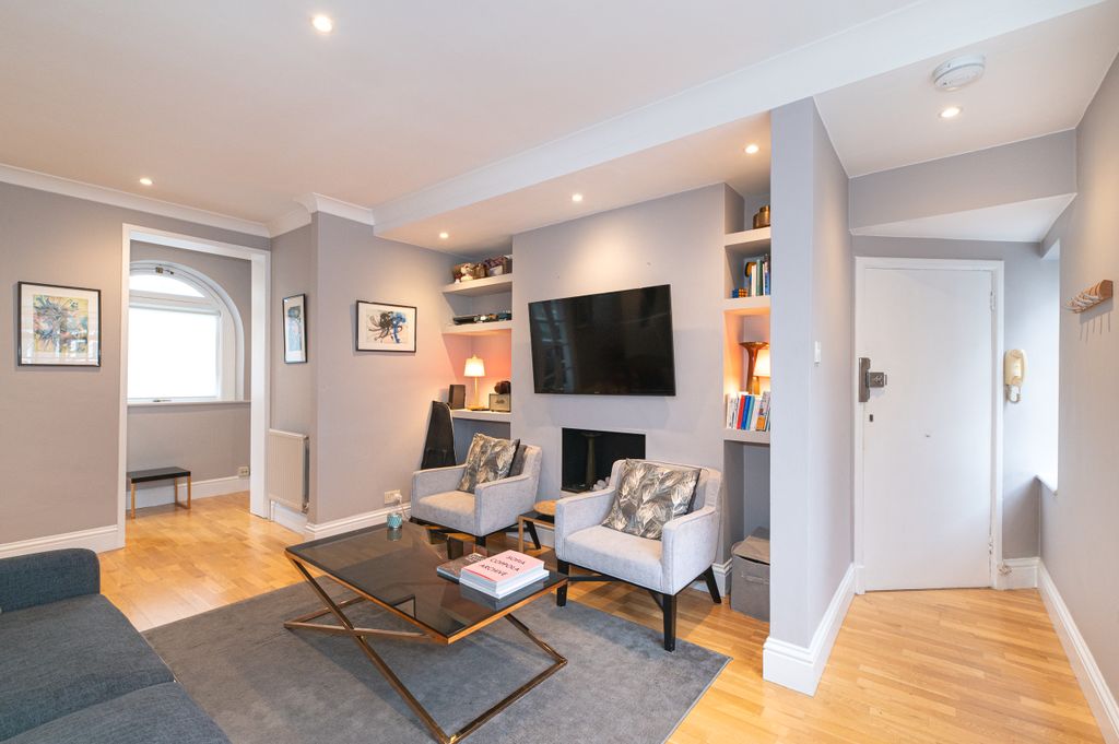 Property photo 2 of 18