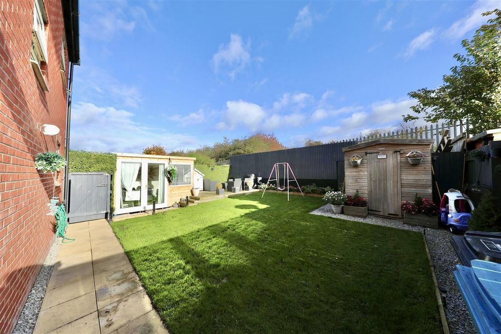 Property photo 3 of 19 Outside