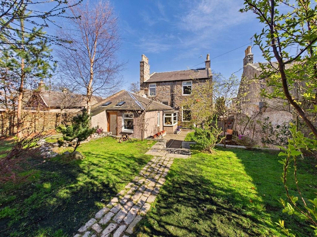 Property photo 2 of 30