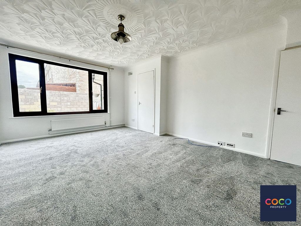 Property photo 2 of 12 Sitting Room