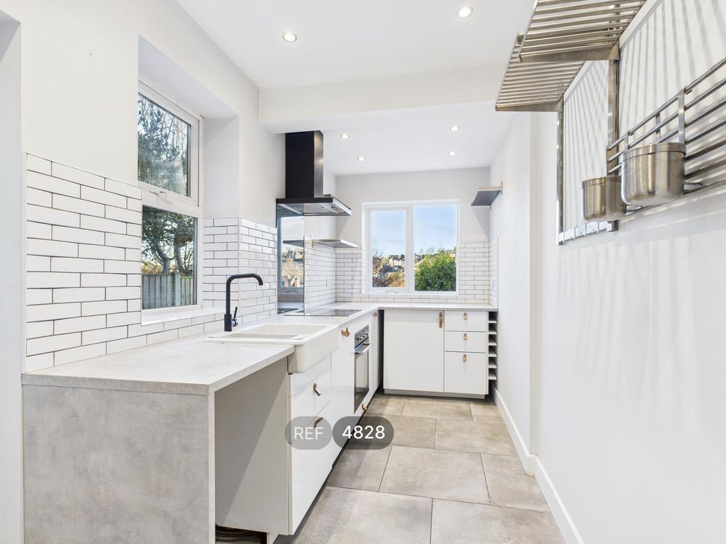 Property photo 3 of 13 Kitchen