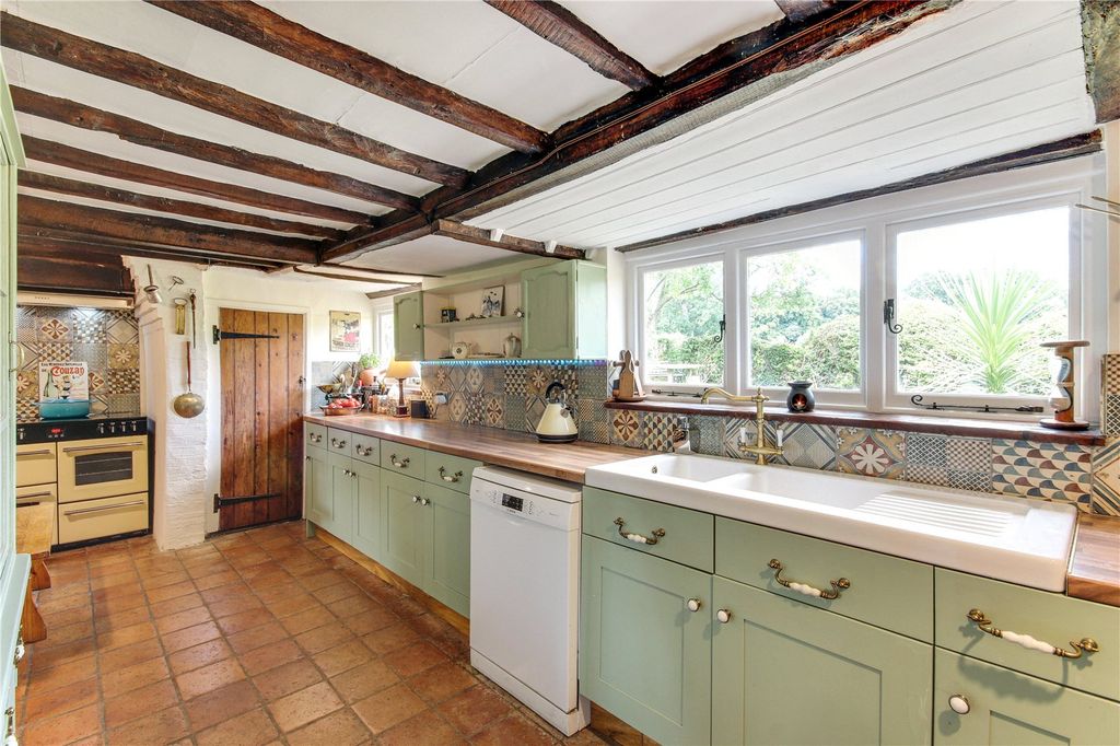 Property photo 3 of 14 Kitchen