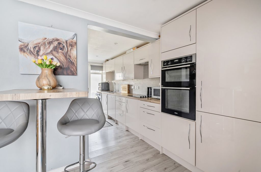 Property photo 2 of 20 1346389-7-68B1B3A...