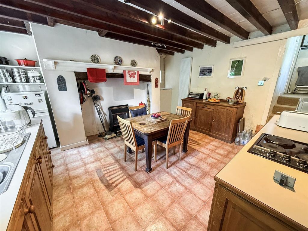 Property photo 3 of 22 Kitchen/ Dining Room