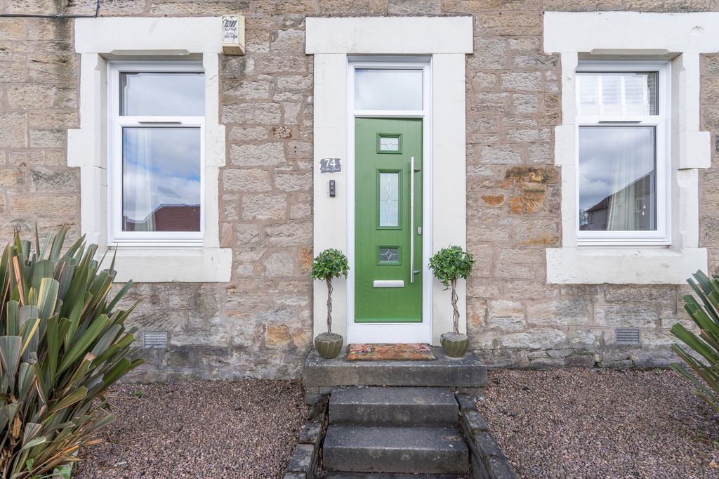 Property photo 2 of 23