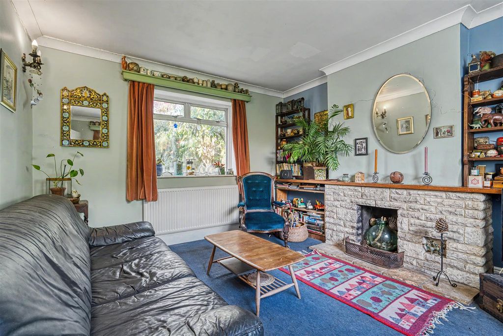 Property photo 2 of 11