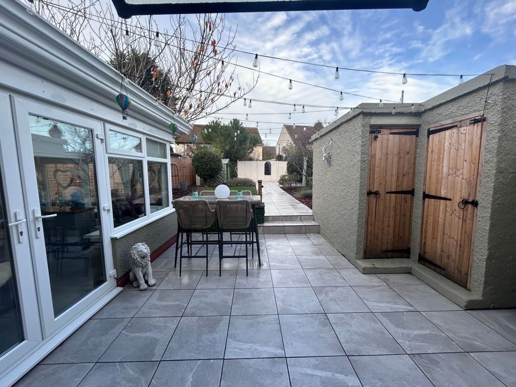 Property photo 3 of 28