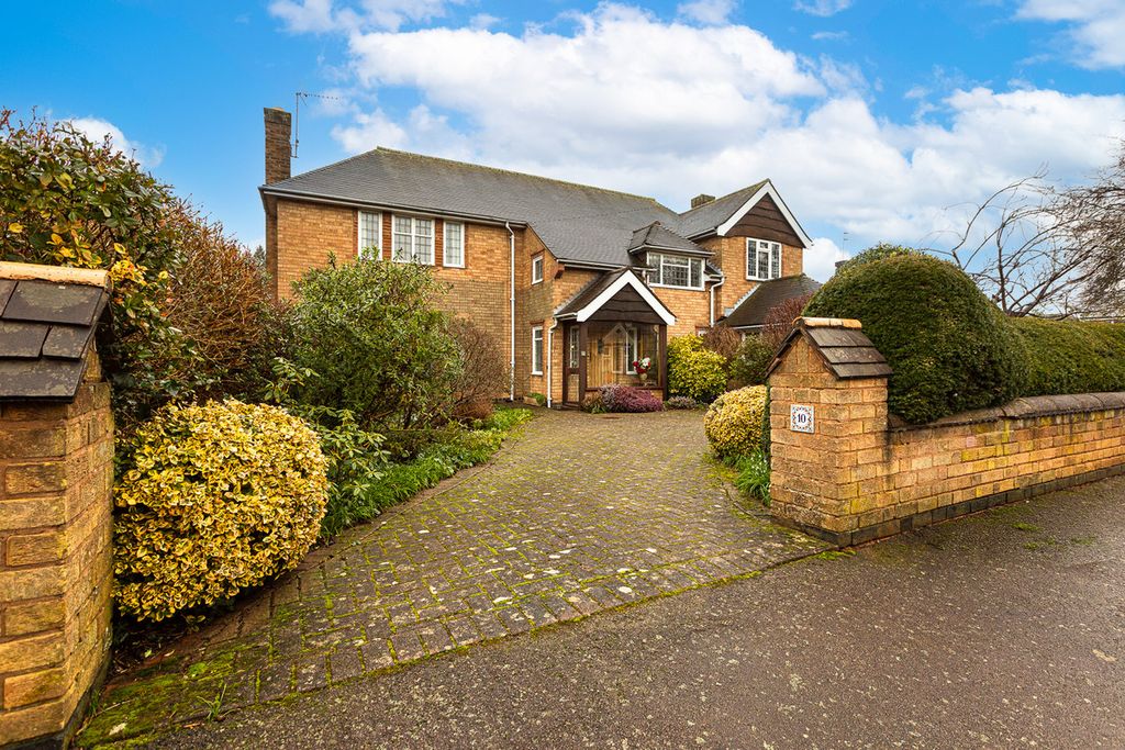 Property photo 2 of 35