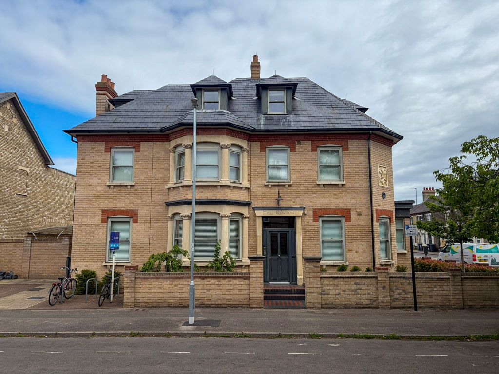 Property photo 1 of 12