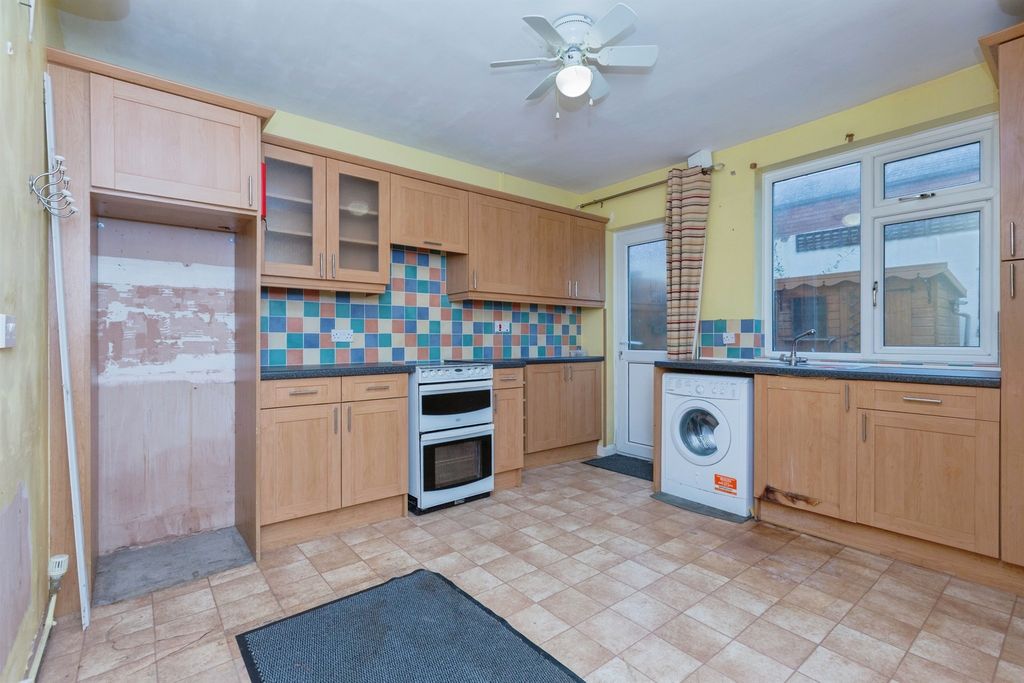 Property photo 3 of 16