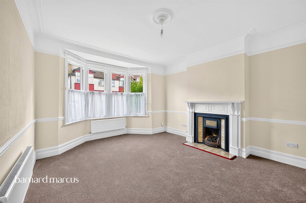 Property photo 2 of 22