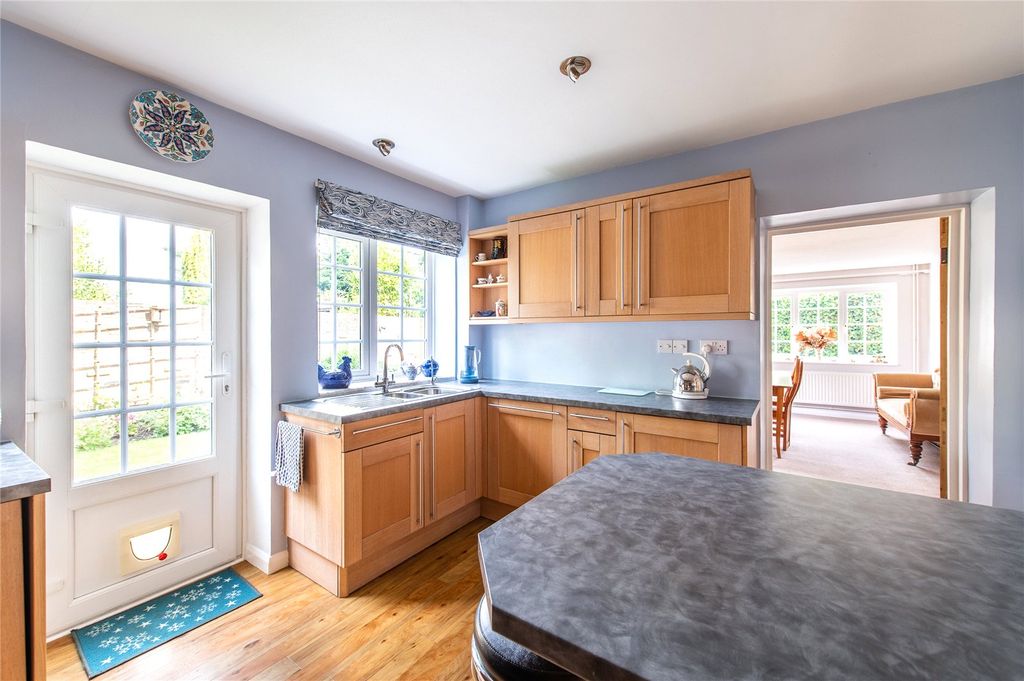 Property photo 3 of 23 Kitchen