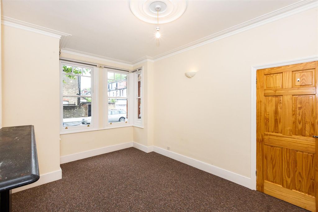 Property photo 3 of 11 Bedroom