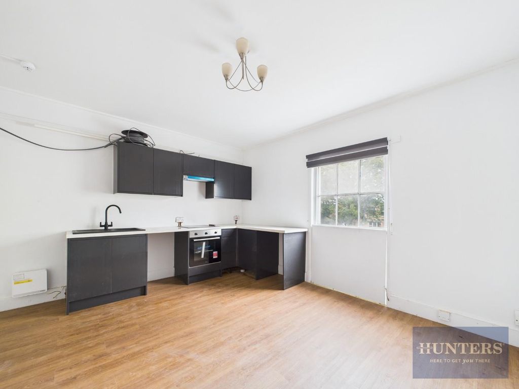 Property photo 2 of 4 Kitchen / Living Area