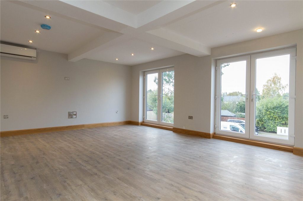 Property photo 3 of 7 Picture No. 07