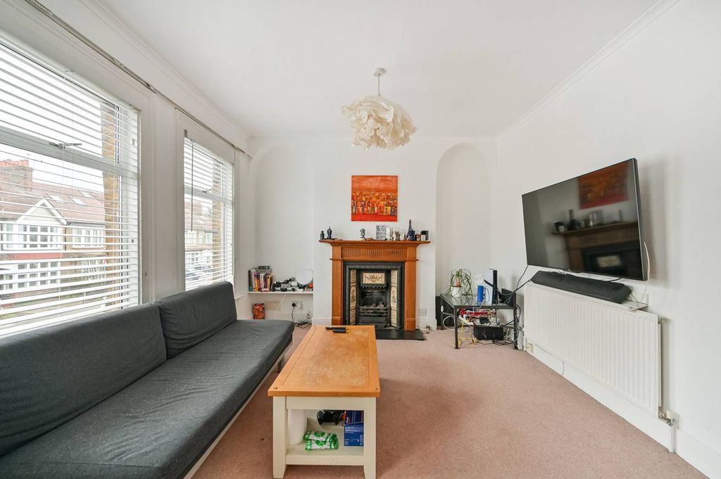 Property photo 2 of 10