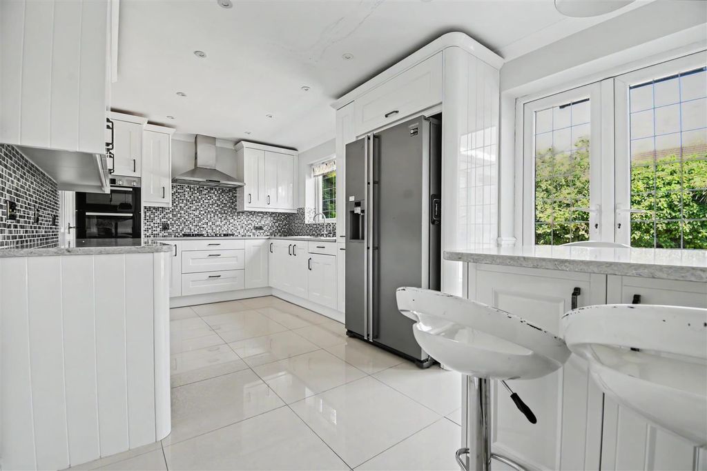 Property photo 3 of 36 Kitchen