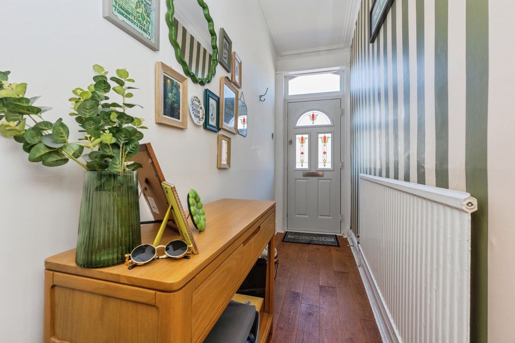 Property photo 2 of 20 Pbox-Img.Jpg