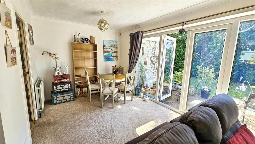 Property photo 3 of 14 1000089360.Jpg