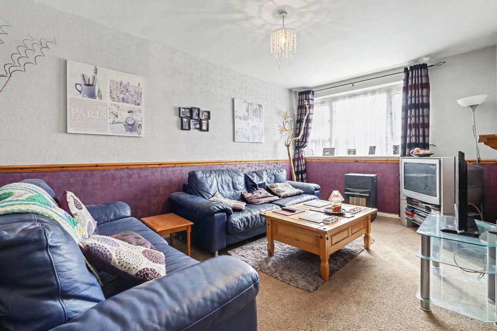 Property photo 2 of 14 Living Room