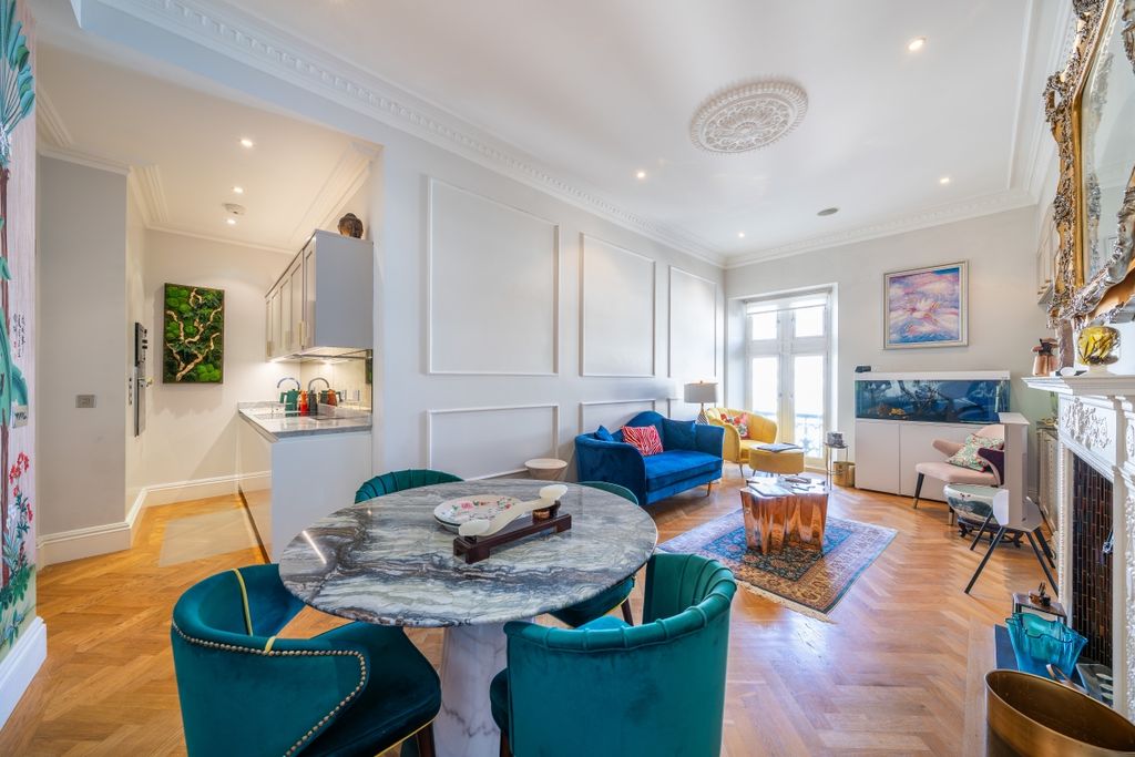 Property photo 1 of 19 Flat 134 4 Whiteh...