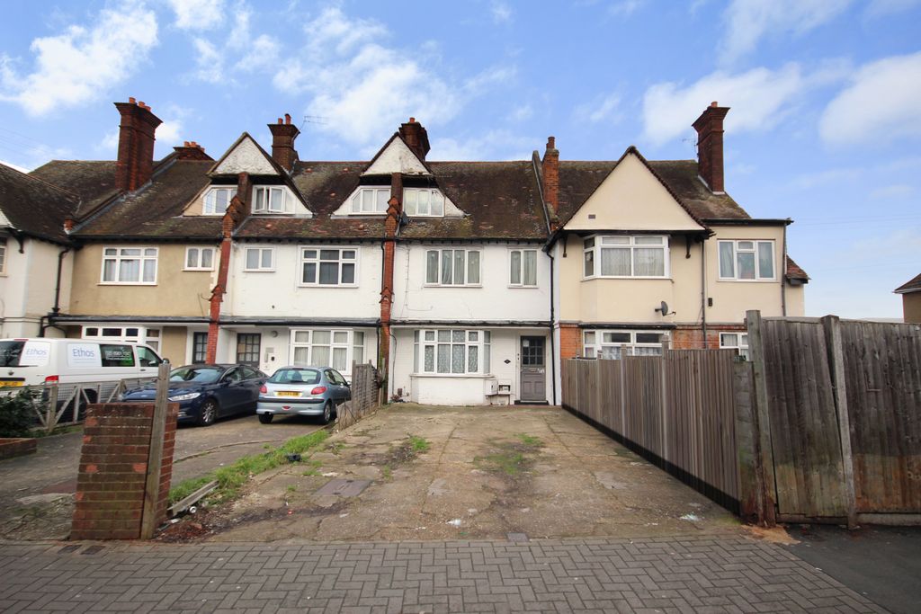 Property photo 1 of 2 Stanley Avenue, Wembley, Middlesex Ha0