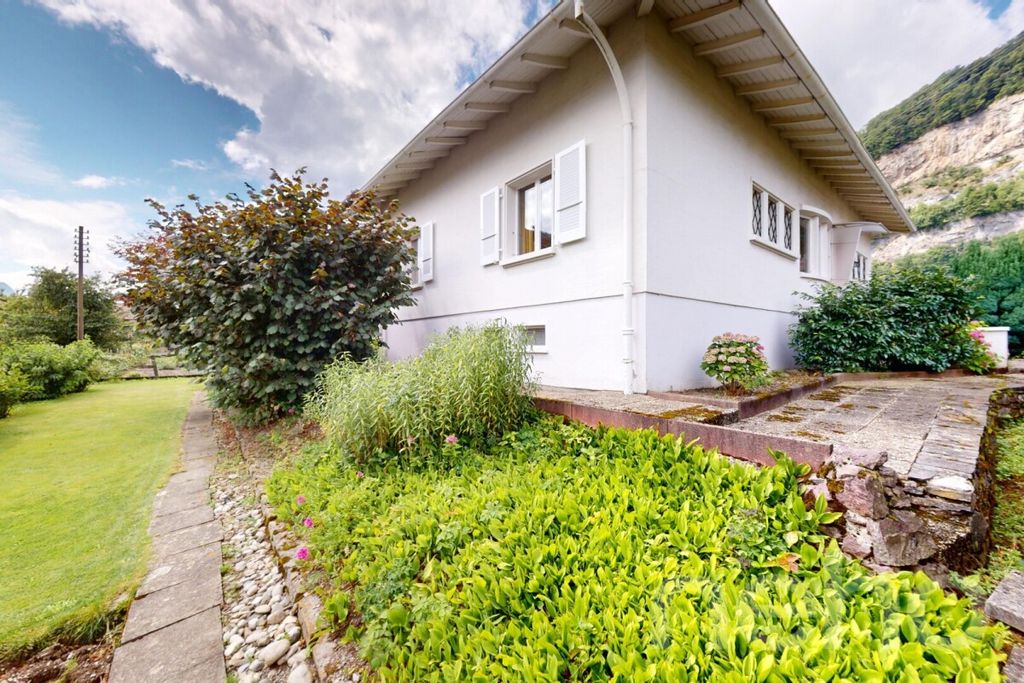 Property photo 2 of 12