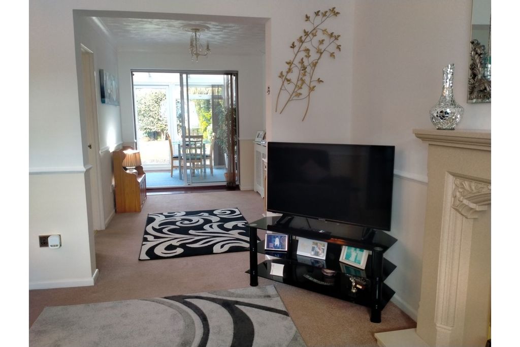 Property photo 2 of 23 Living Room