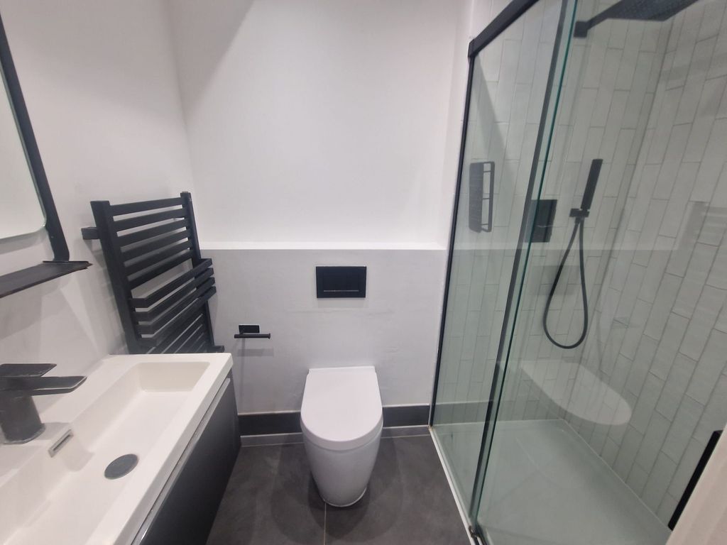 Property photo 2 of 3
