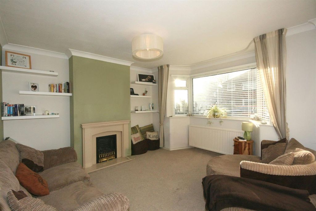 Property photo 2 of 20 Lounge
