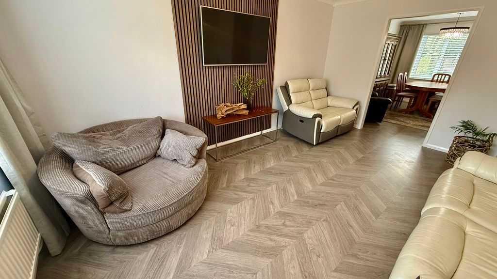 Property photo 3 of 15 Photo 11