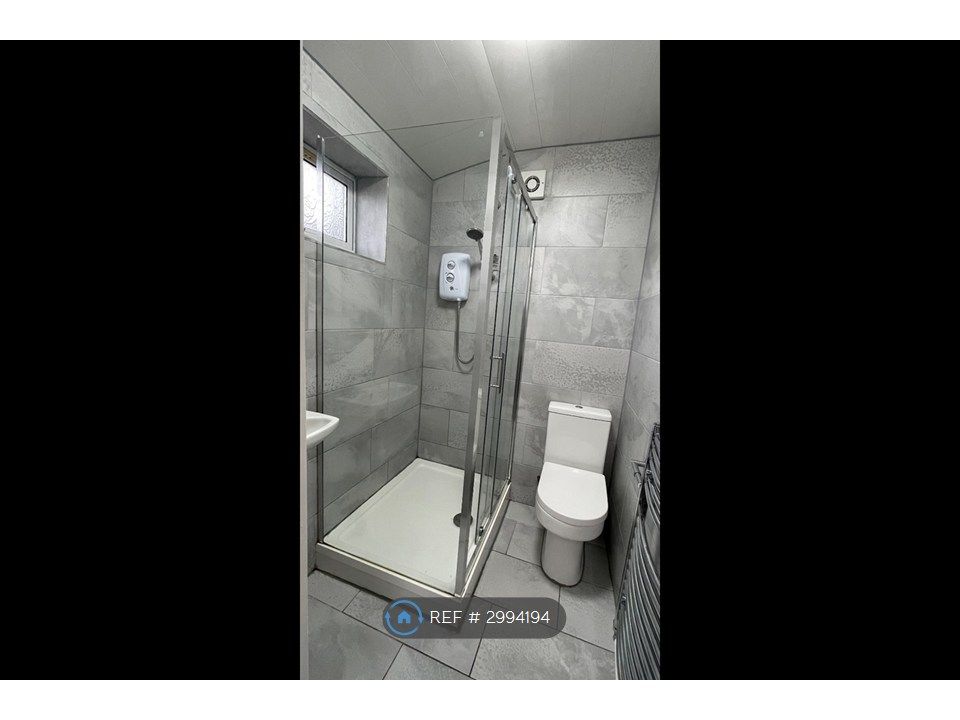 Property photo 3 of 7 Room 1 Shower