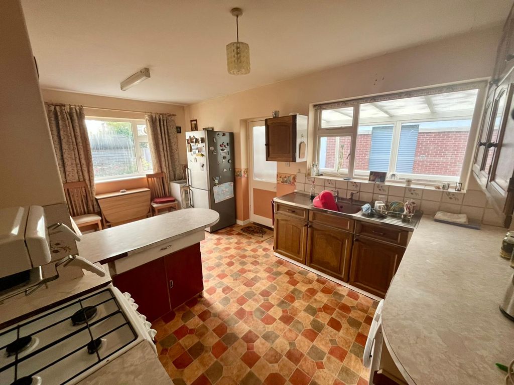 Property photo 3 of 16