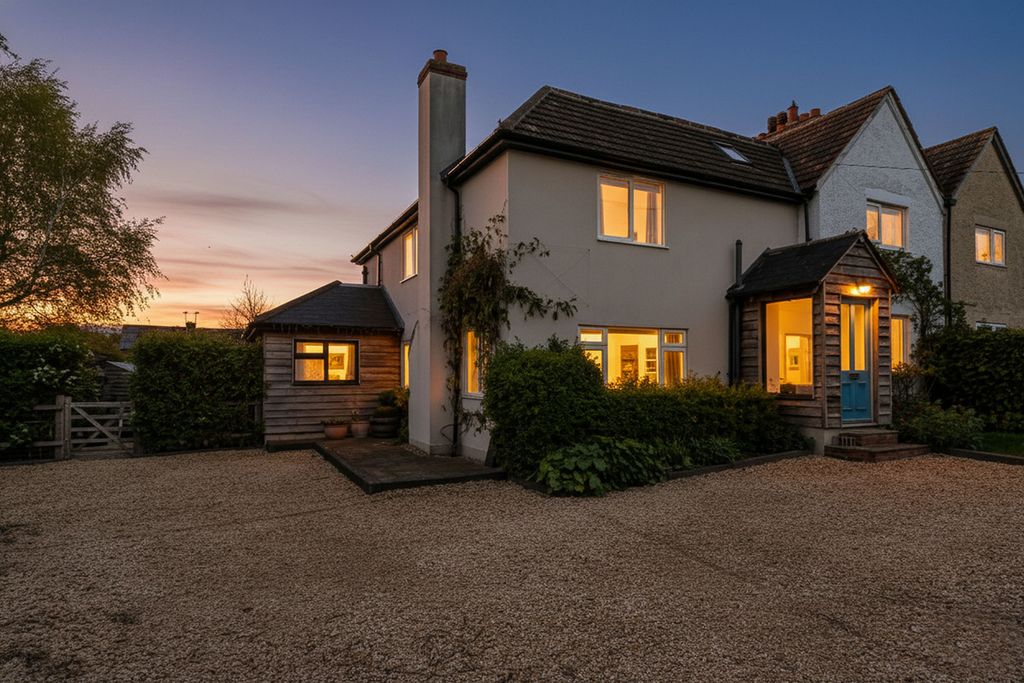 Property photo 1 of 34