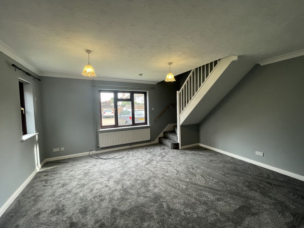 Property photo 2 of 7 Lounge Area