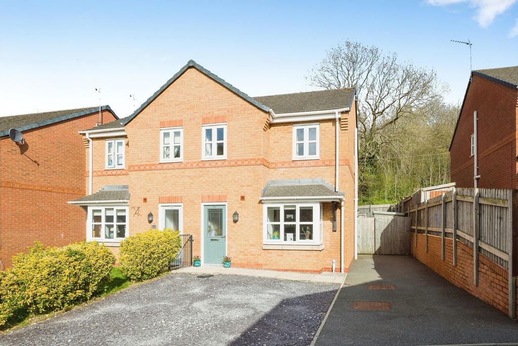 Property photo 1 of 22 Front