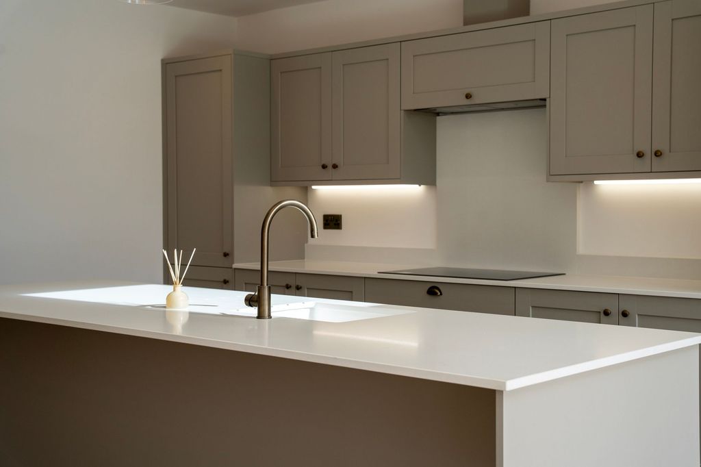 Property photo 3 of 28 Lead