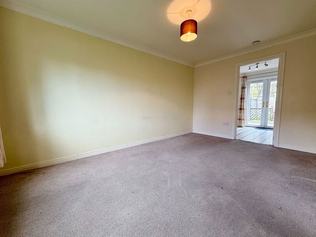 Property photo 3 of 21