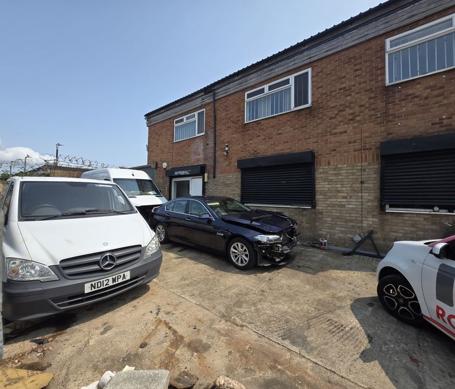 Property photo 1 of 8