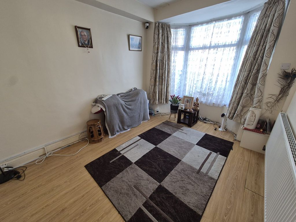 Property photo 2 of 10 Lounge