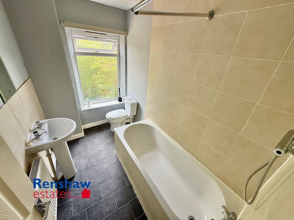 Property photo 3 of 7 Bath