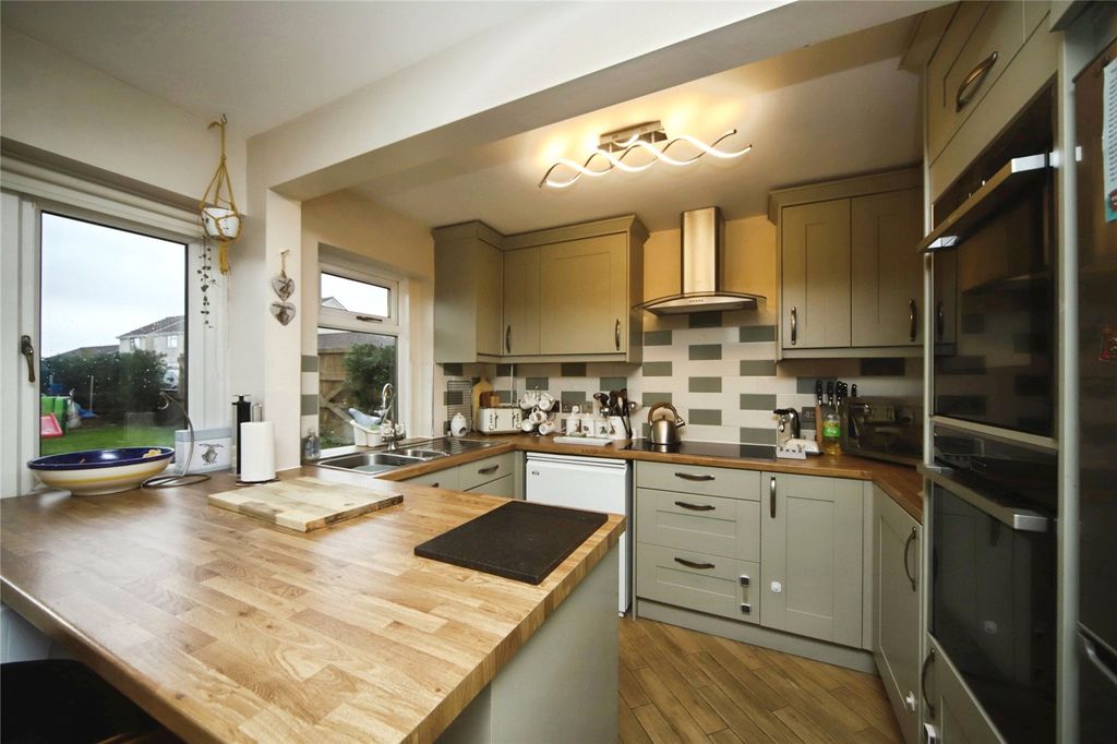 Property photo 2 of 21 Picture No. 20