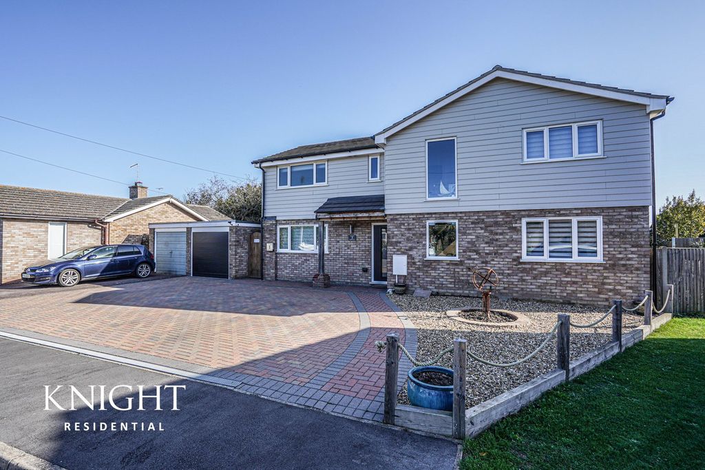 Property photo 1 of 35