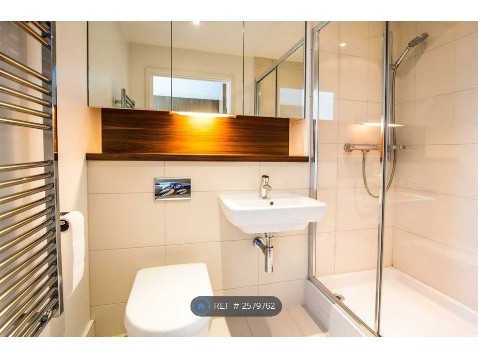 Property photo 3 of 8 Bathroom