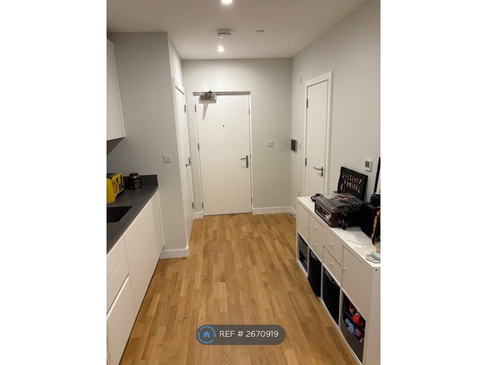 Property photo 3 of 12 Entrance To The Studio